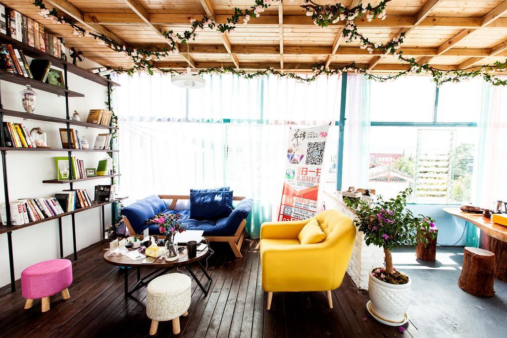Lijiang Flower Theme Hostel ภายนอก รูปภาพ